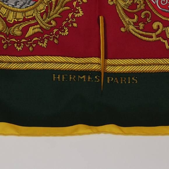 HERMES Carre 90 LES ARMES DE PARIS FLVCTVAT Scarf Silk Red Green Auth bs7738 - Picture 14 of 16